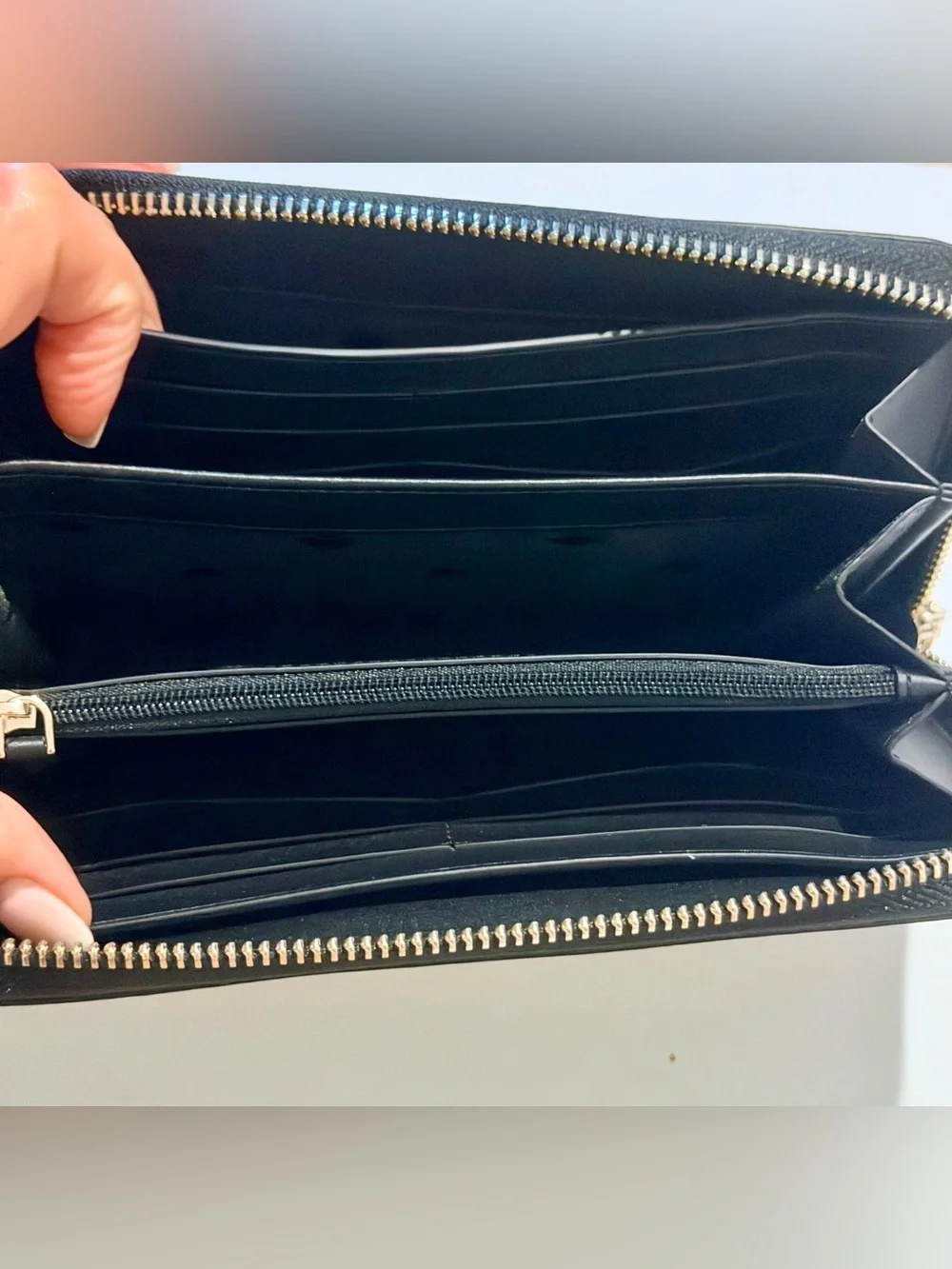 New Kate Spade tan and black zip-around continental wallet